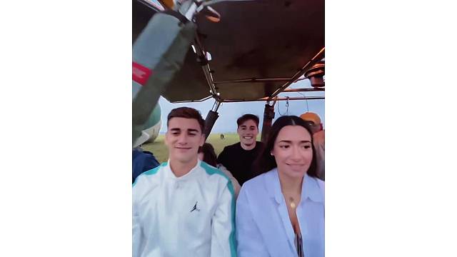 享受休赛期！加维和女友一起坐热气球