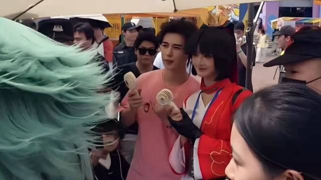 烈火神扇 云缨你枪呢