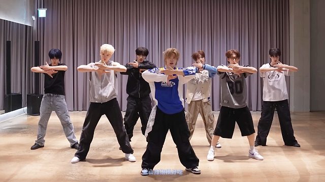 『4K镜面扒舞』CLOSE YOUR EYES-“Up To You”镜面放大练习室 放大+加亮+音