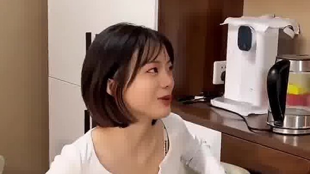 出去见个前男友，回来走路就一瘸一拐啊