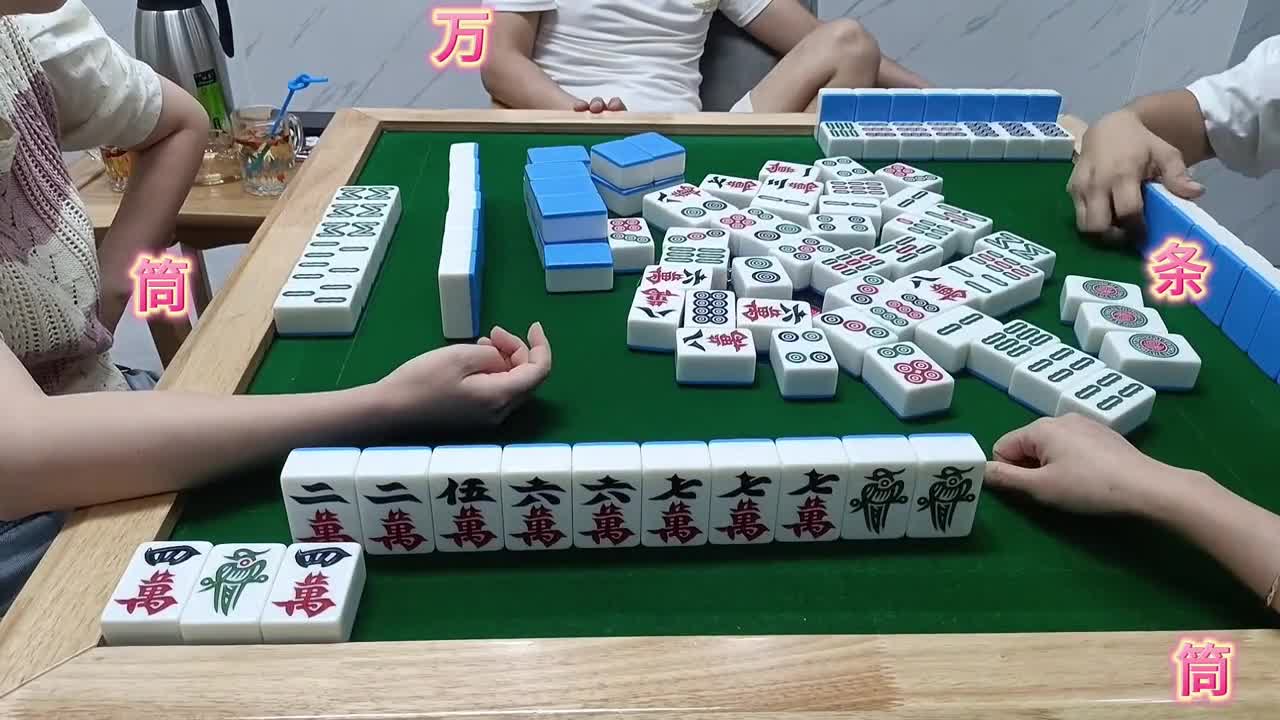 两把三鸡，摸鸡小能手只胡豪金