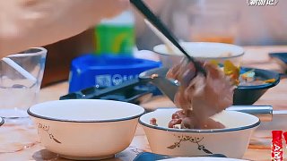 黃子韜大快朵頤，小岳岳卻只能啃清水面！