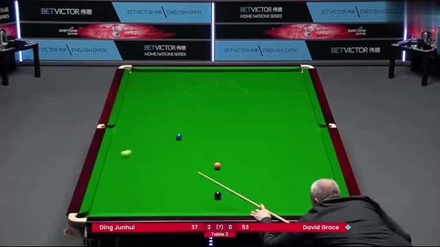 认真的晖哥太可怕，被超3分接连斯诺克，对手气的爆杆解球(2)