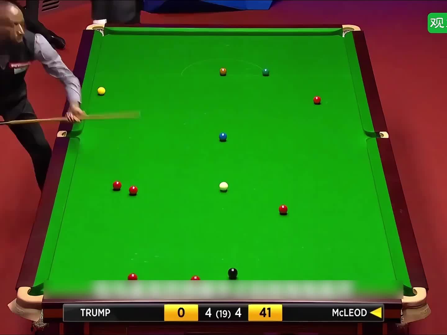 全程进攻无走位，准神小特被打到自闭 (2)