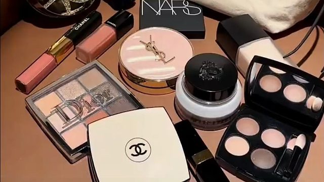 05女大购物分享~找代购不如买正品临期，价格更优惠还保真！