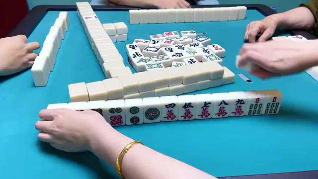 周末 麻将搓起来