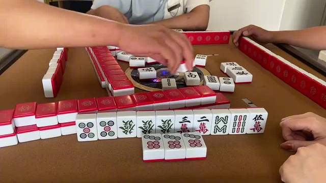 哈哈哈 好像杠开素胡啊