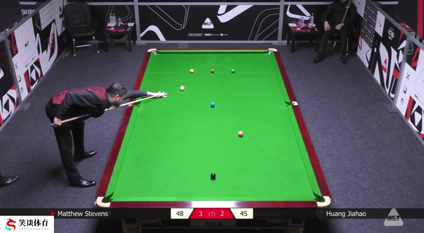 2025英国公开赛：黄佳昊2-4不敌史蒂文斯无缘64强