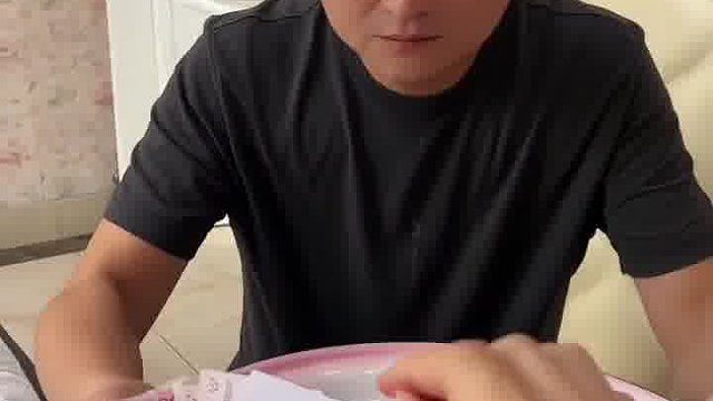 中年人的尴尬，今晚怎么睡，怎么睡…