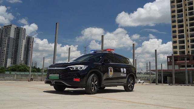 公务车为何偏爱比亚迪？因为凭借全栈自研的刀片电池，dmi，云辇，等等核心技术，赢得了国家的认可