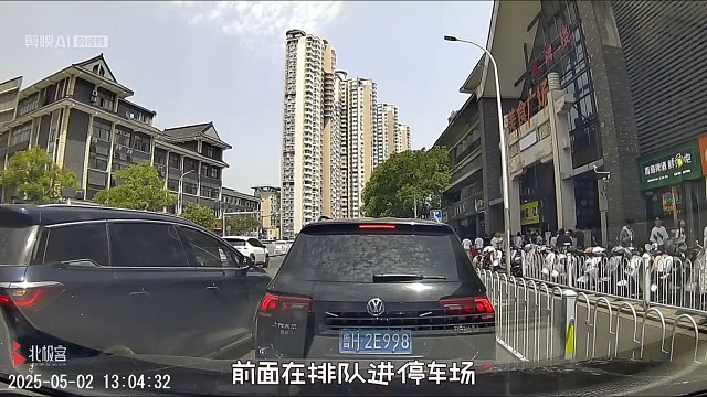 你服了就晚上自己趴被窝偷摸哭，不要发出来让我们跟着生气。