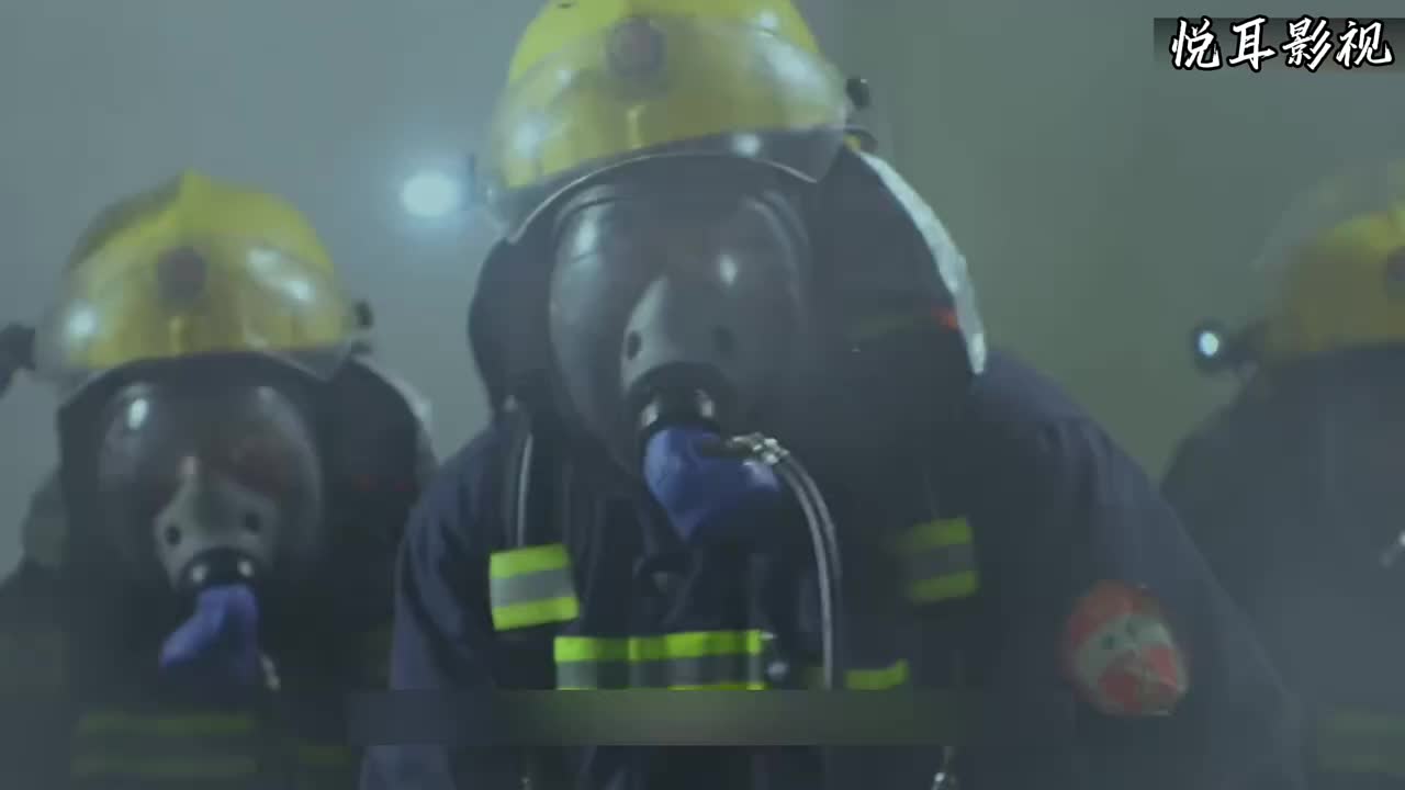 商场老板在消防通道违规存放货物，最终酿成大祸