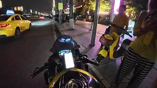 路邊偶遇機車小哥帶大家體驗一線重慶江景