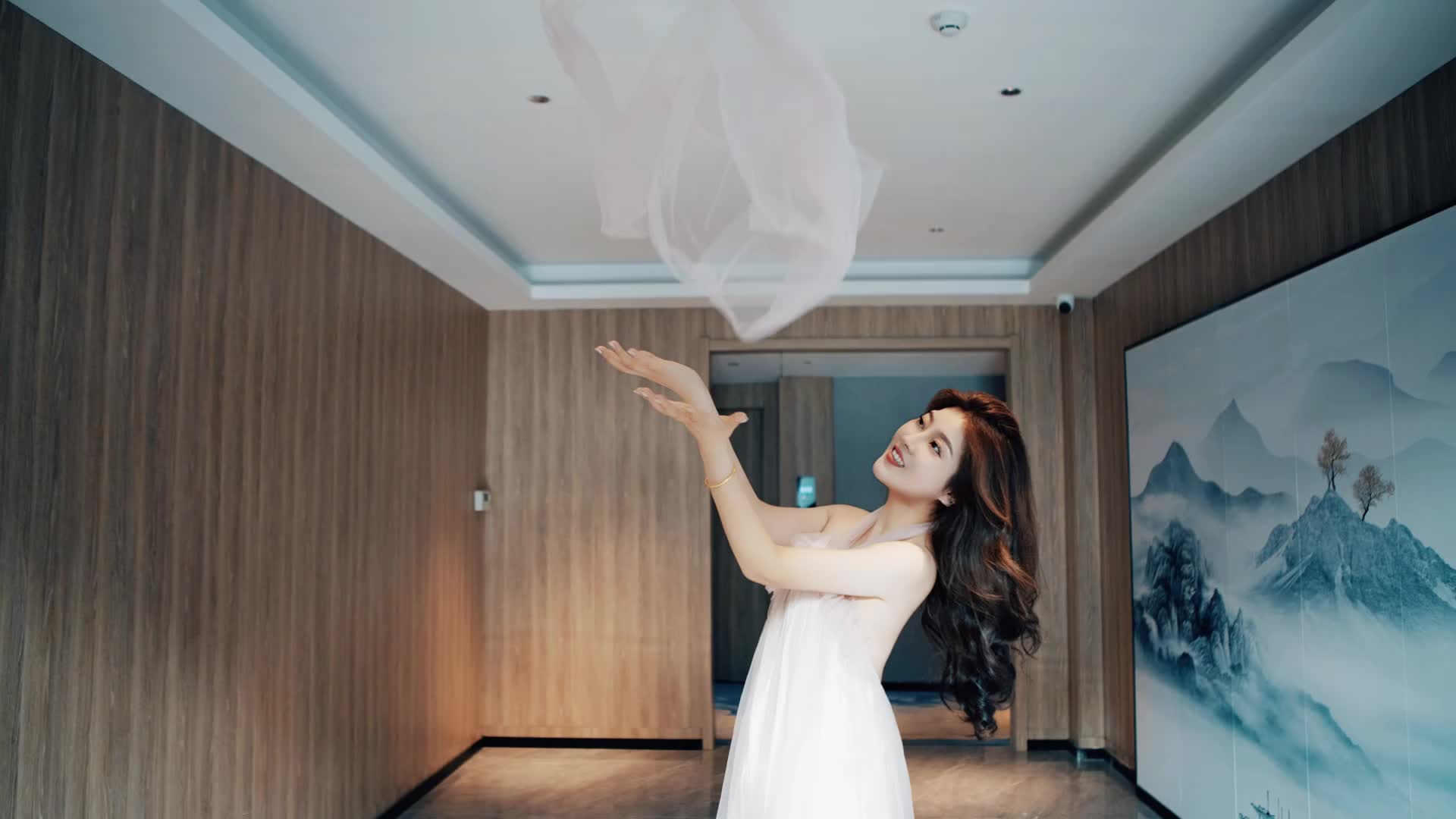 属于结婚晨袍的松弛感