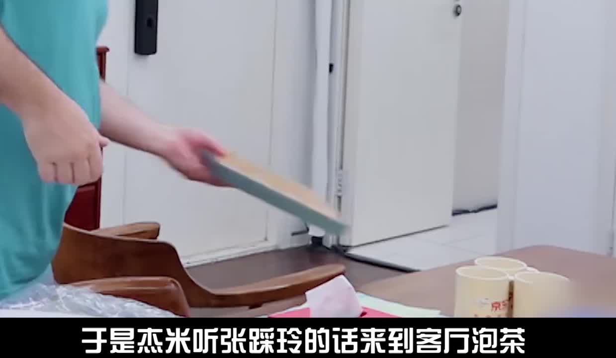 外国女婿为了东北岳父，研究出东北血肠披萨