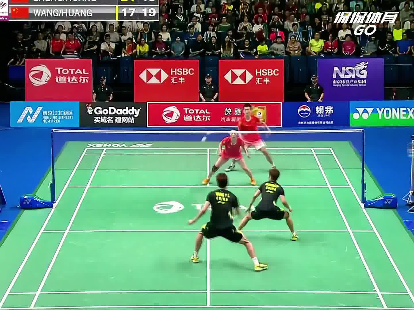 郑思维以一敌二，一球打出六次暴击