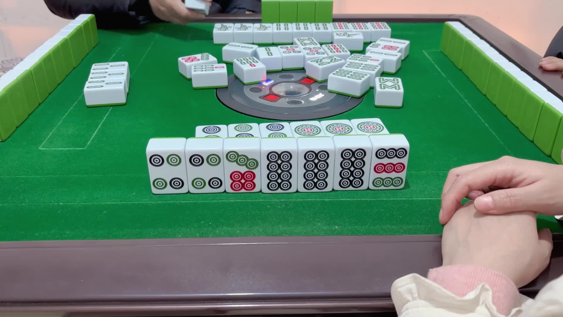 搓起麻将 养起包