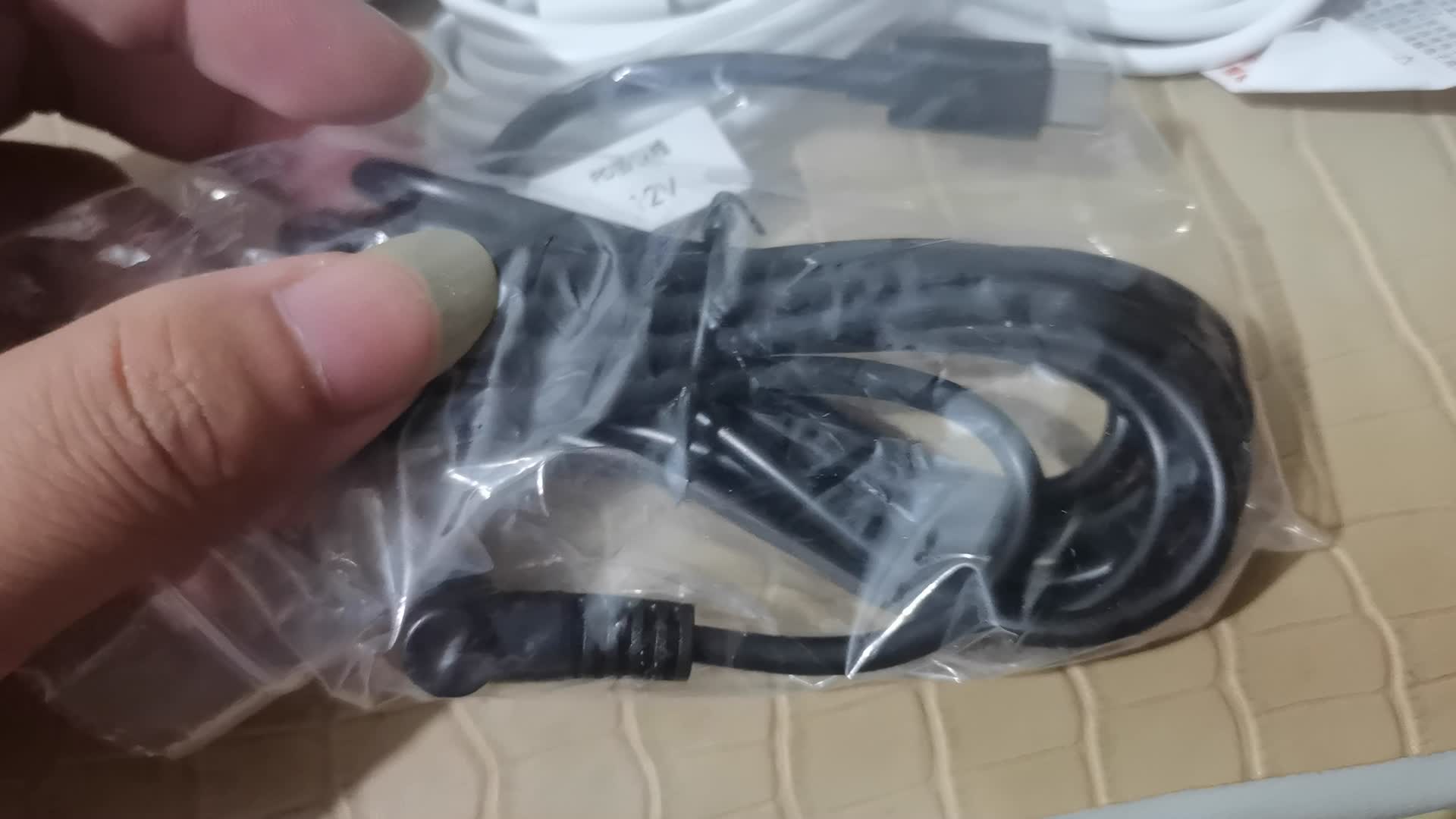 10块钱包邮的LED太阳能灯和普通射灯