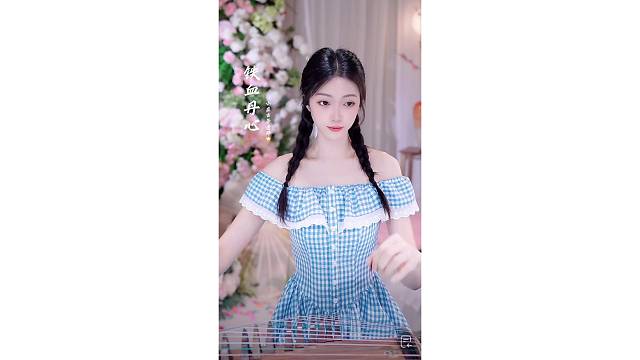 音乐一响，是谁在跟着伴奏一起唱了起来～