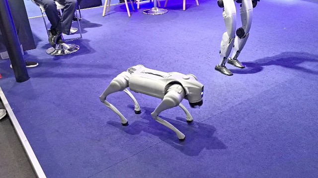 机器狗：科技利爪，智拓疆界！