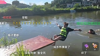 16028