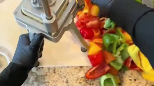 美国加州 老墨热狗摊的备货过程从采购到制作辣奇多和培根热狗