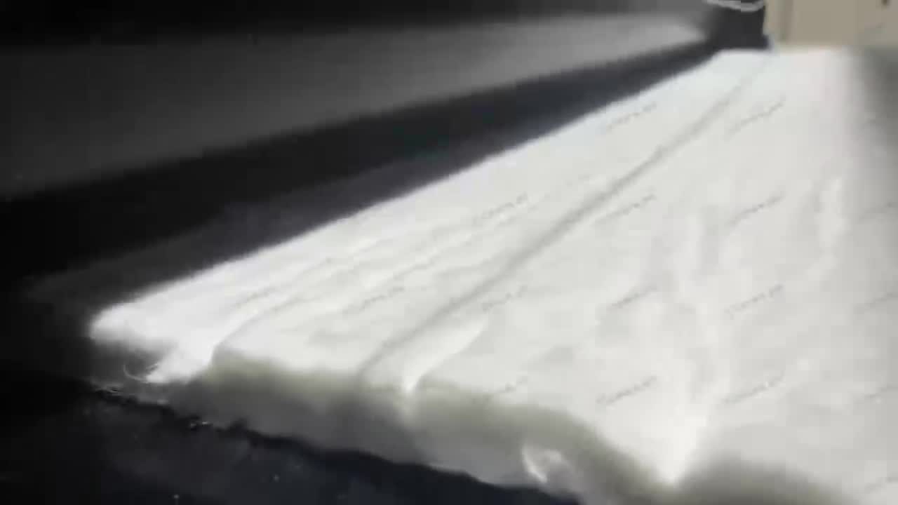 建材行业：气凝胶毡压薄……