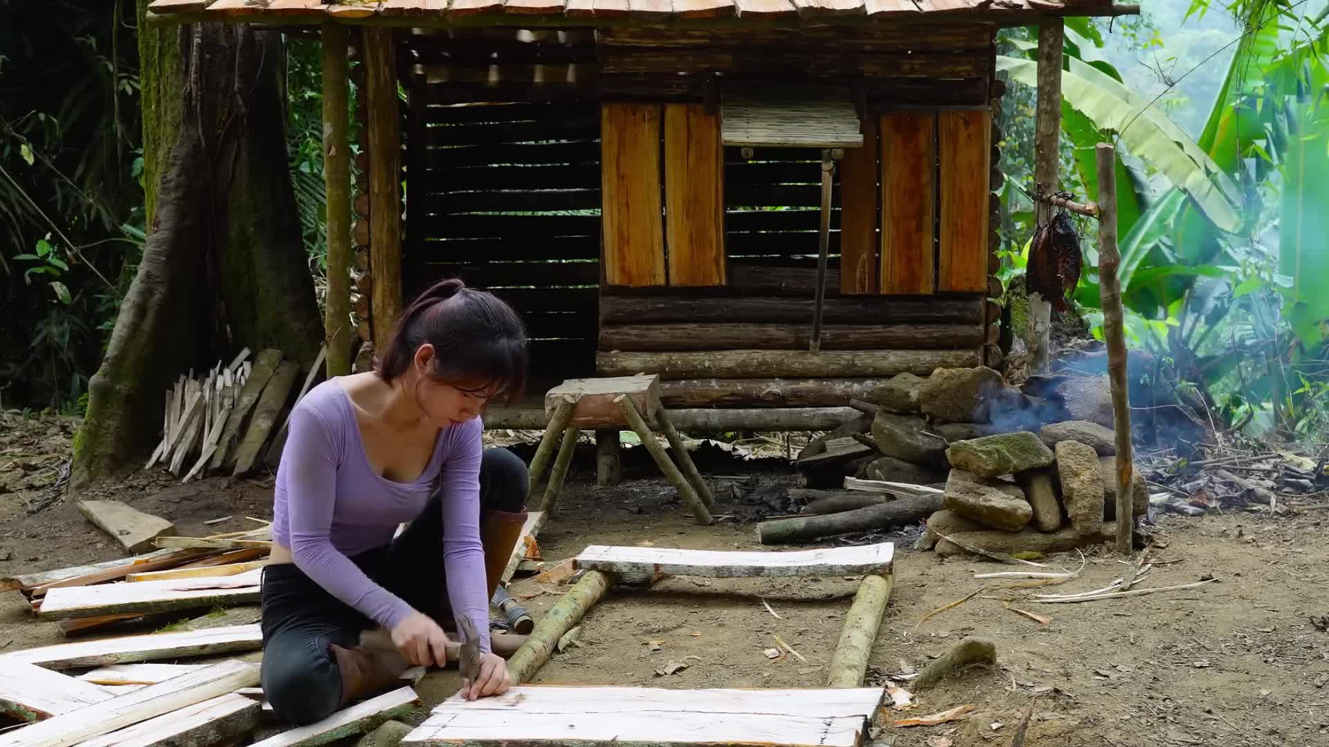看完想拜师！妹子独身荒野全手工盖木屋，颜值更在线！