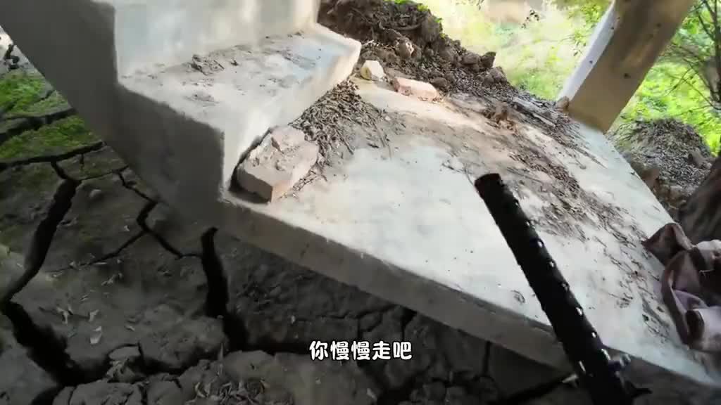 废弃的水泥厂 将氛围感拉到极致