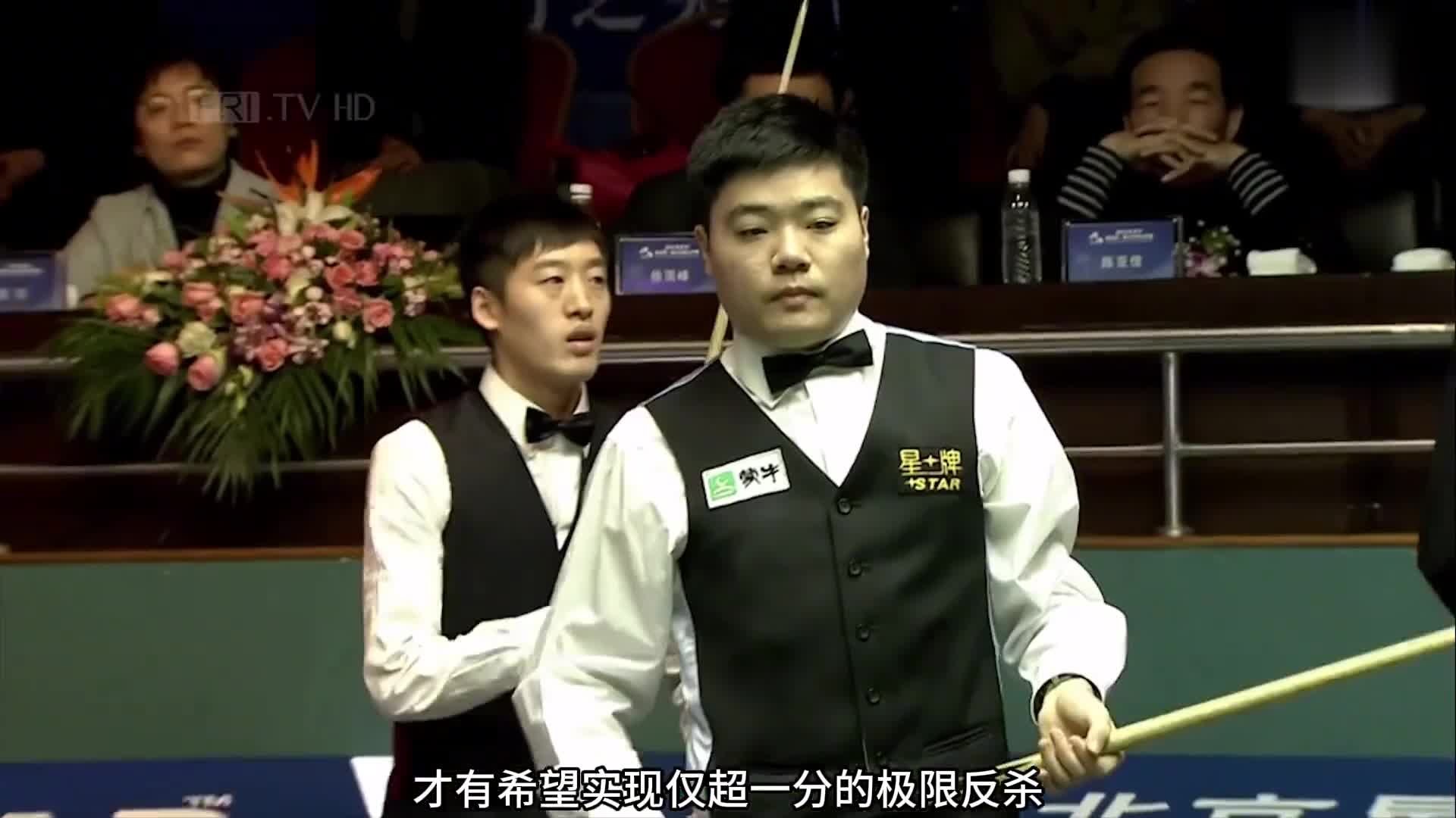 丁俊晖灵机一动，做出逆天斯诺克扭转局面，硬是把金龙看懵了！(2)