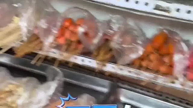 路边野摊烤串有多接地气？