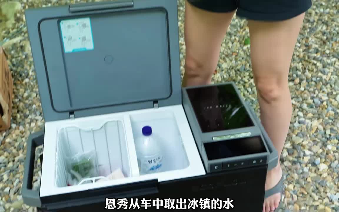 山谷氛围，露营度假。