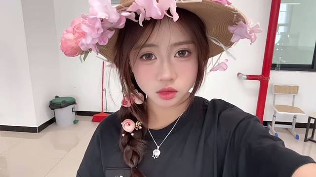 认识一下可以吗 本人有点反差