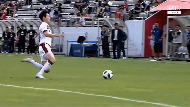 鞋底是有钉的吧[泣不成声]