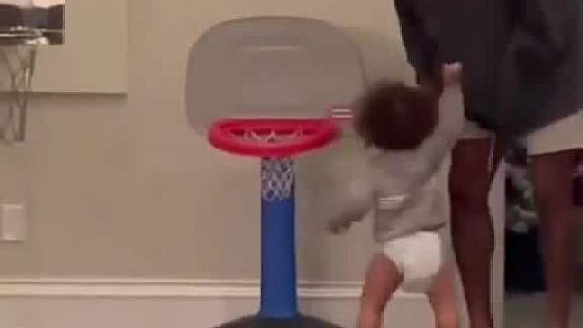 罗斯居然疯狂封盖自己的儿子小罗斯哭着跑去找妈妈告状