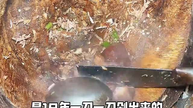 菏泽街头木屑肉夹馍，5块一个