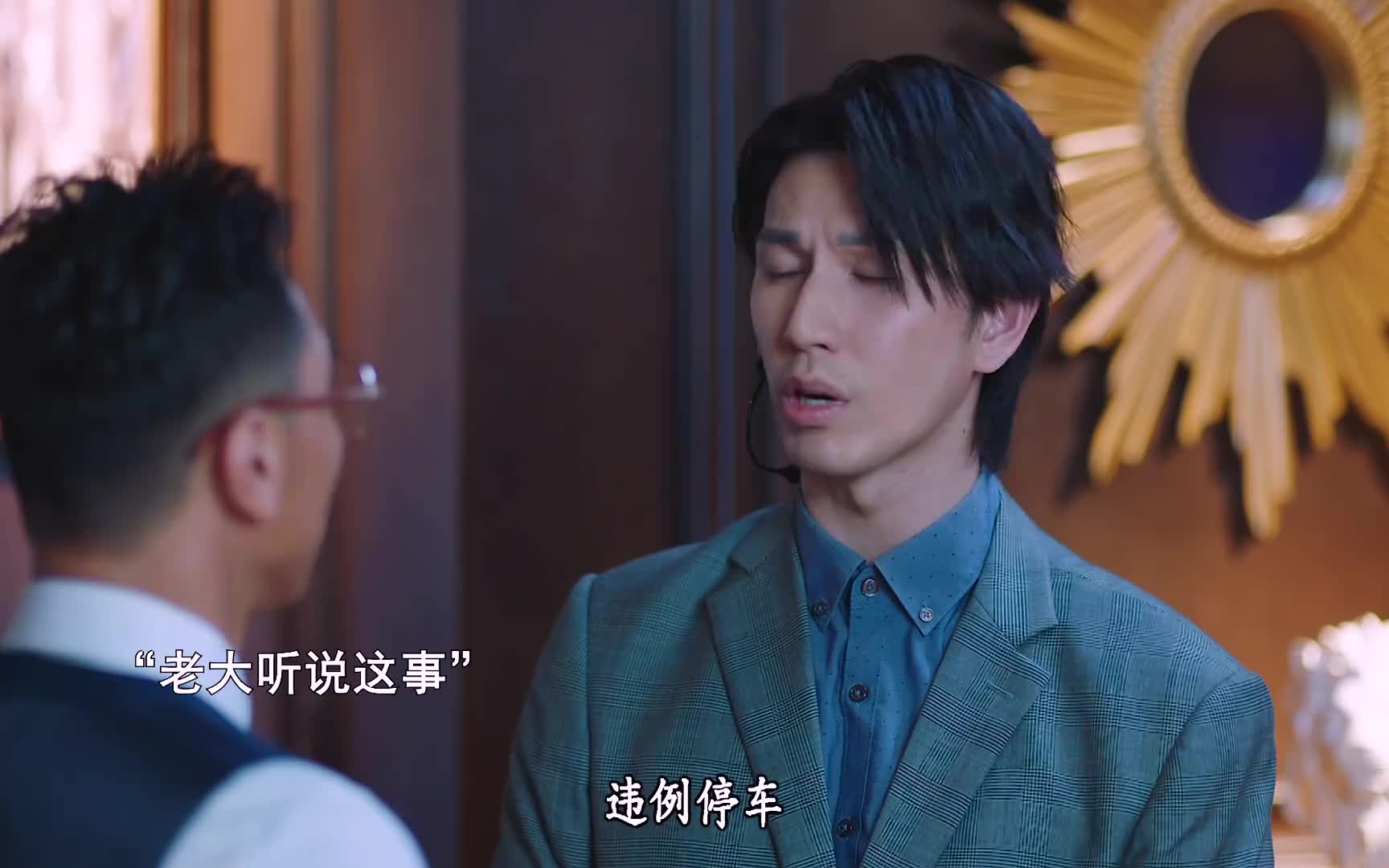 这群人太嚣张了!违规停车被拖车，直接开一堆豪车来，看你能不能拖完！