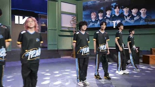 双方战队赛前喊话&选手登场​​​