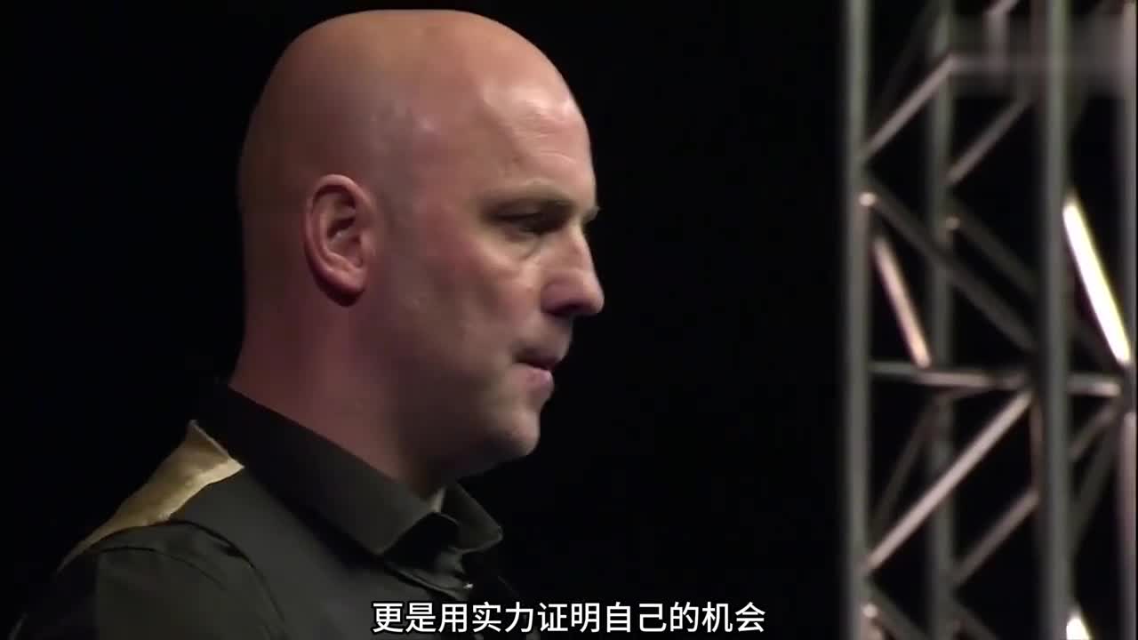 最不要命的斯诺克!黑球悬在袋口，被超7分的马克金背水一战！(2)