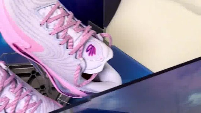 库里12盘古配色爱啦！礼盒把玩性很高，库里改变了现代篮球的格局，一如盘古开天辟地！