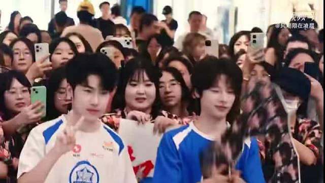 :粉丝们的爱简直也太热烈了​​​