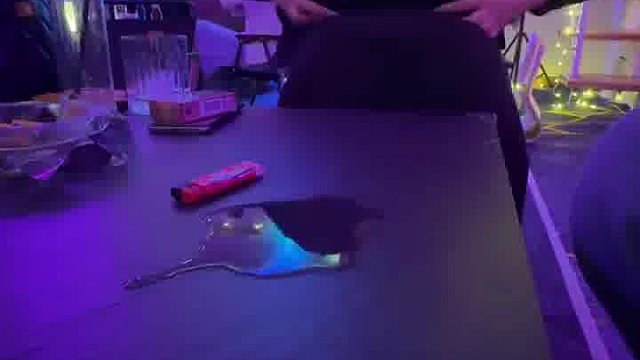 客官里面请。。