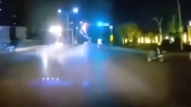 她知道你没钱，挑了个全险半挂[抱一下]