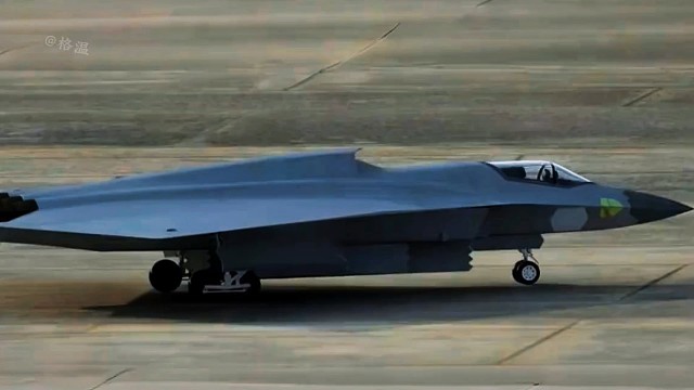 J-36服役后，J-20是否会对外出口