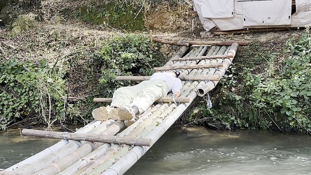 没有庇护所居然睡这？