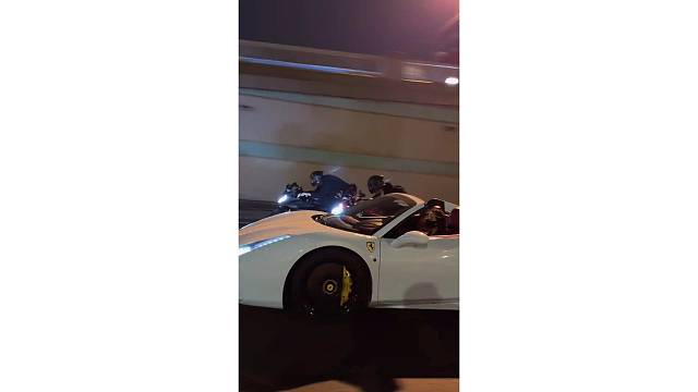 当机车遇到开法拉利的大小姐