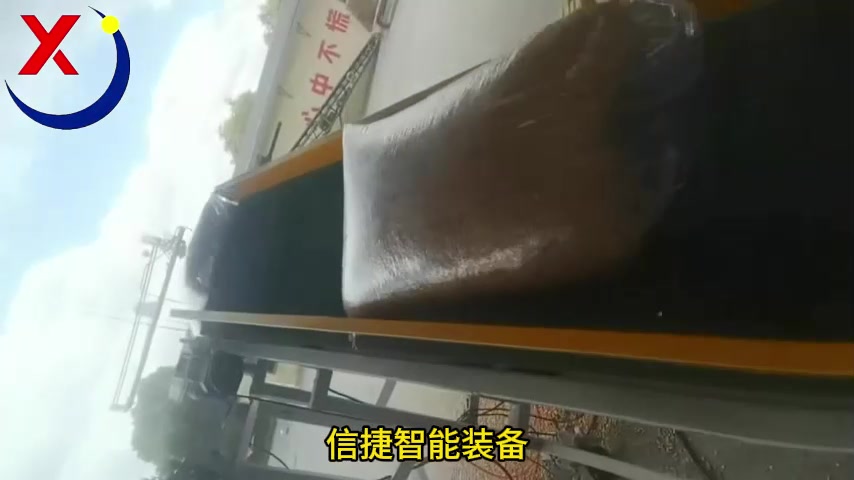 机器不是来抢饭碗而是来换赛道的，全自玉米装车机器人