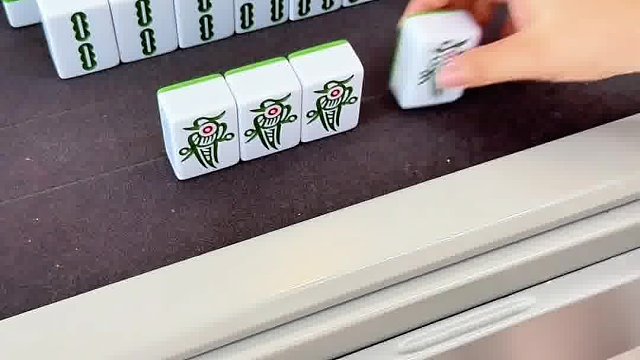 摸到一只小幺鸡…