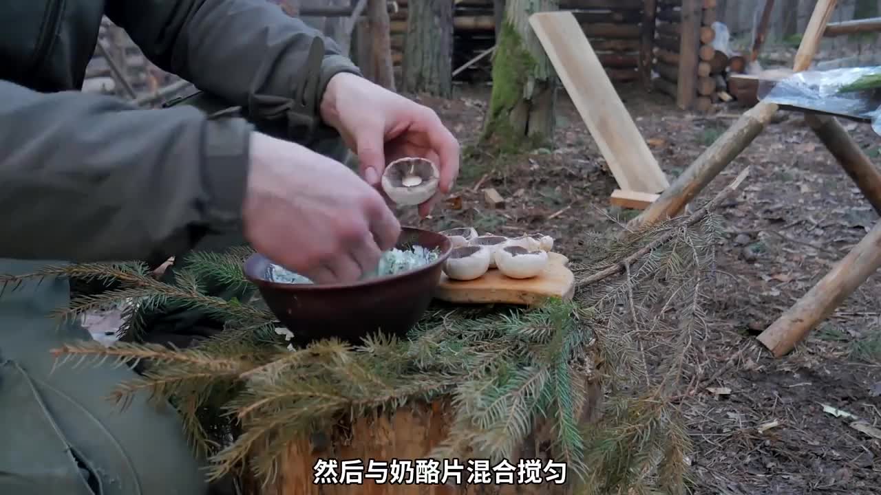 在野外不仅能住上两室一厅的小木屋，还能喝上现磨咖啡