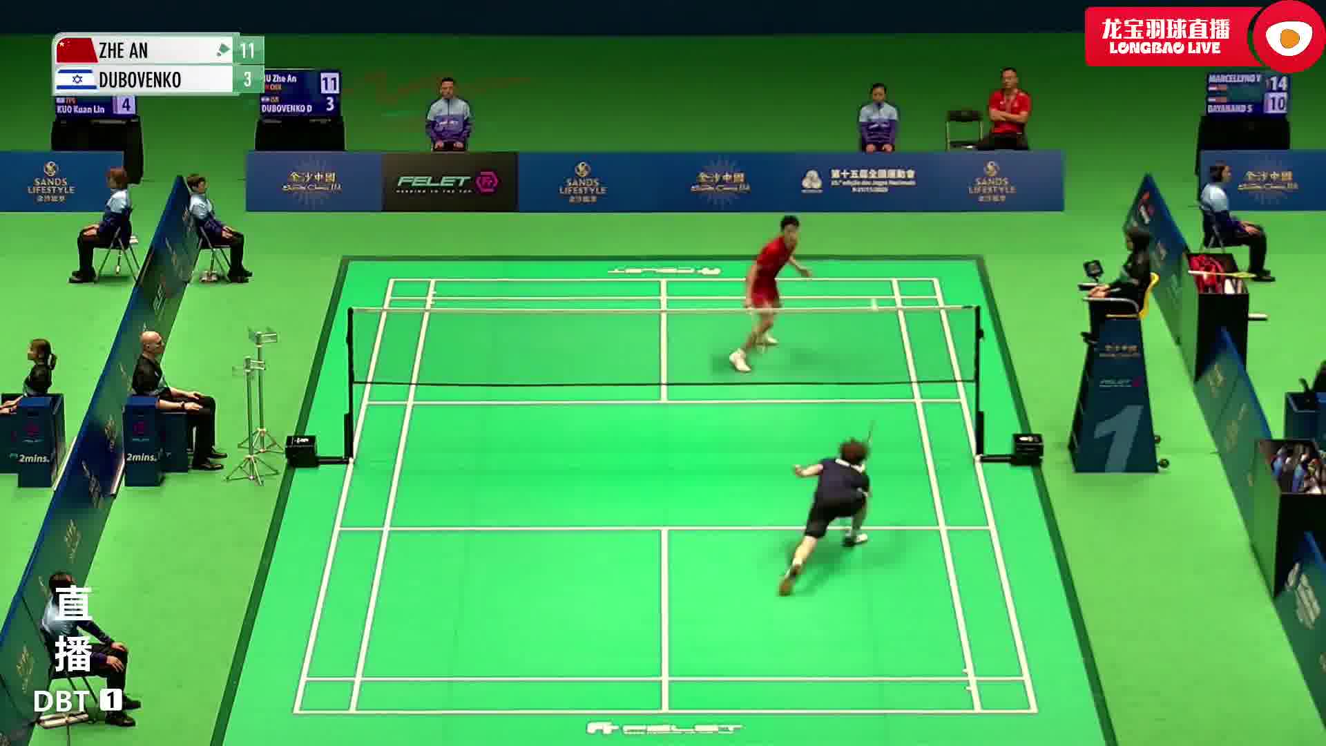 胡哲安杀上网保持连贯下压，对手失误丢分